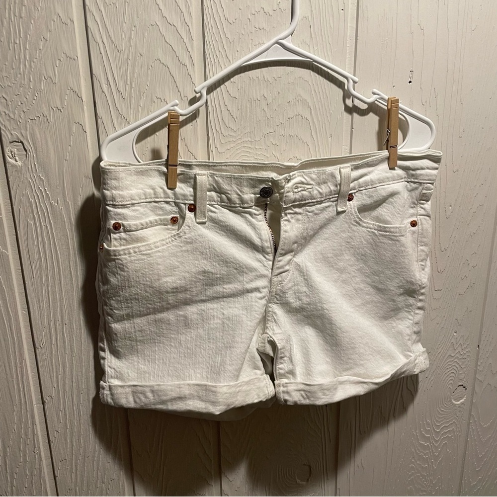 Levi’s White Jean Shorts - Picture 2 of 3